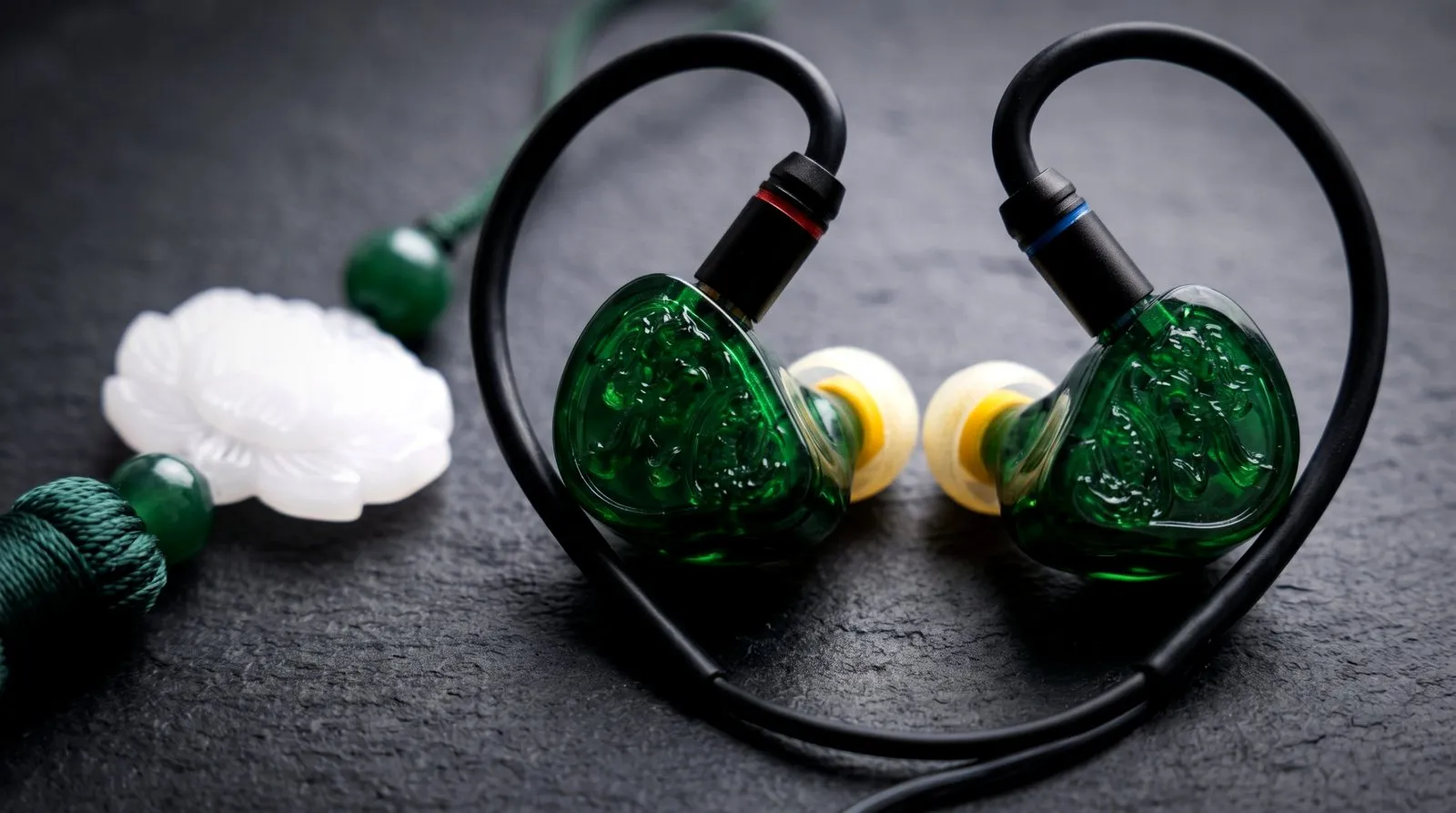 Tangzu Wan'er S.G II in the Jade Dragon finish on dark slate